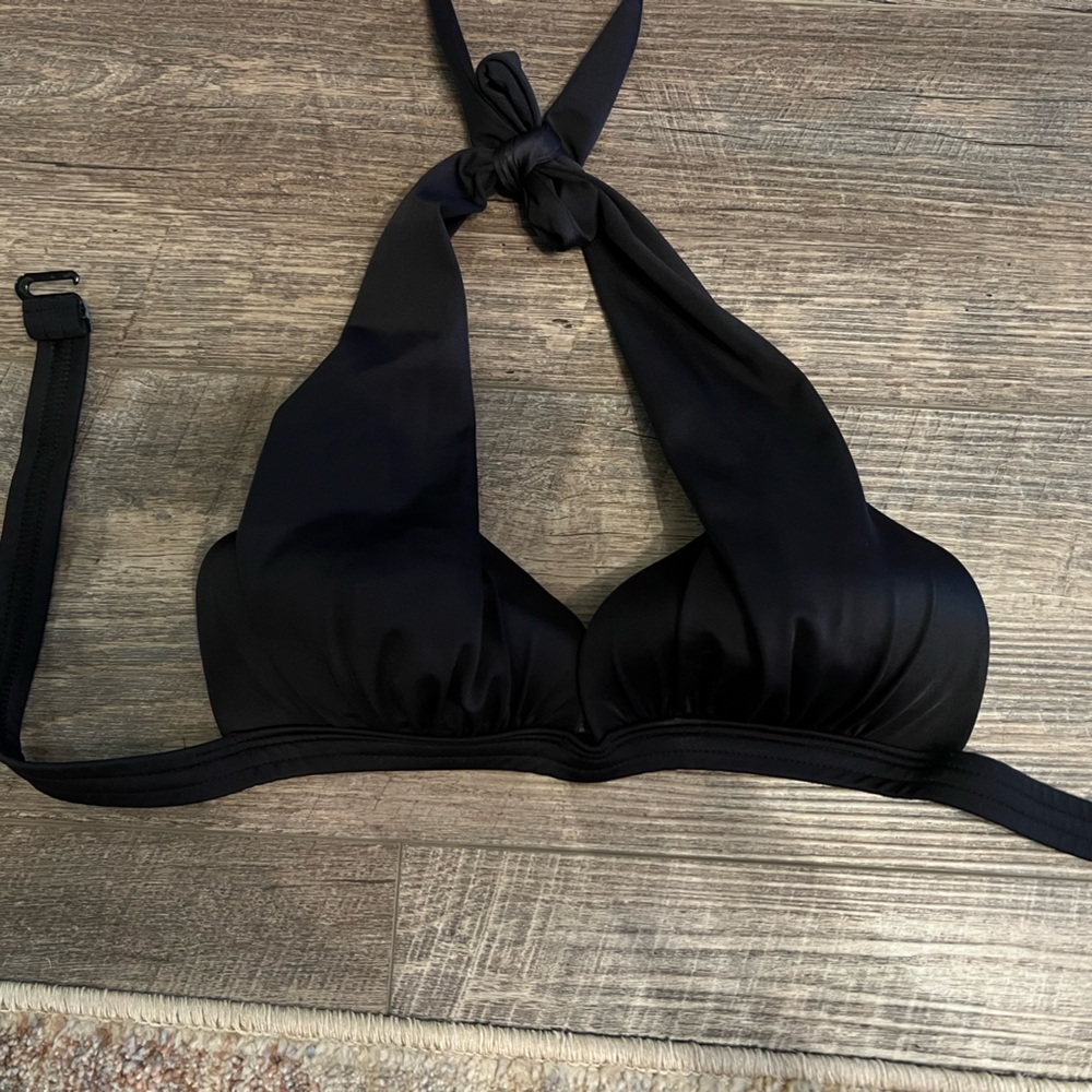 VENUS Black Bikini Top